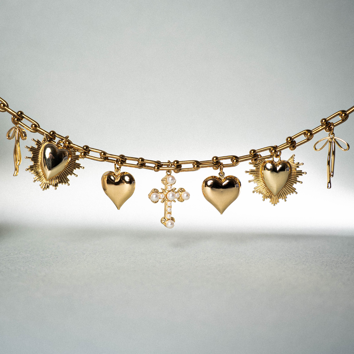 Ex-voto necklace of hearts and crosses with pearls: Individual